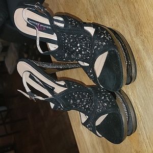 Sexy Chinese Laundry Elise Platform heels size 9M (runs small fits 7-7.5) New